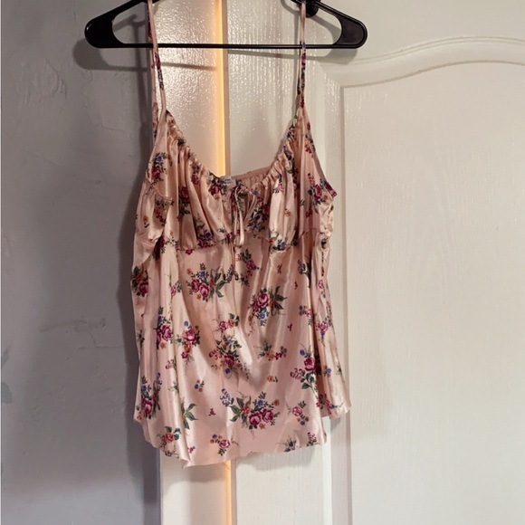 Tops - Floral Camisole Top XL Feels Lkke A Juniors Large.